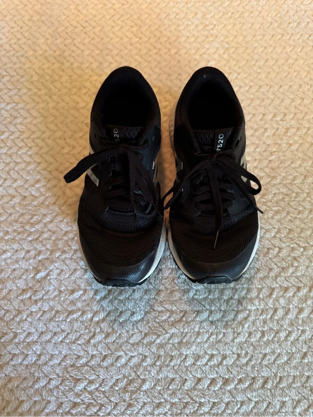 New‎ Balance 520 Black Mesh Athletic Sneakers Size 7